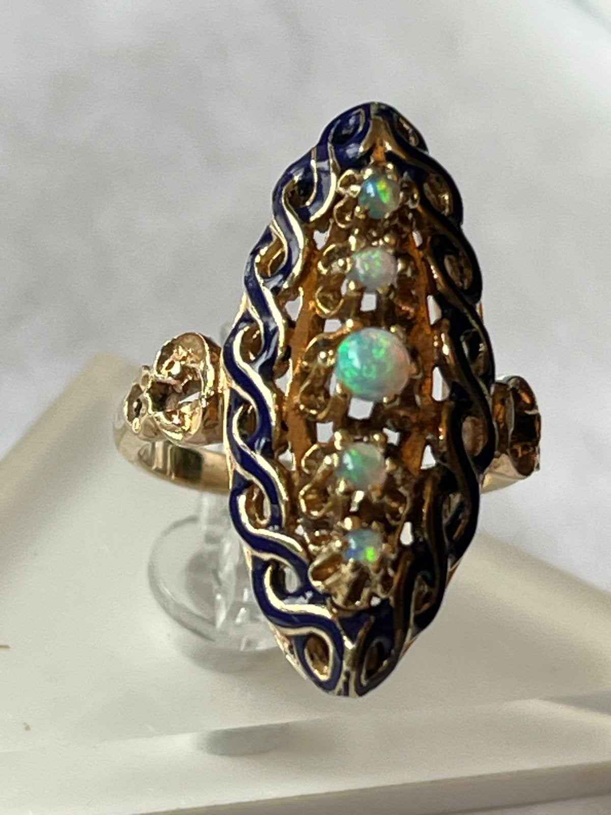 Bijzondere zware gouden ring met opaal en blauw emaille, Zo goed als nieuw, Met edelsteen, Dame, Goud