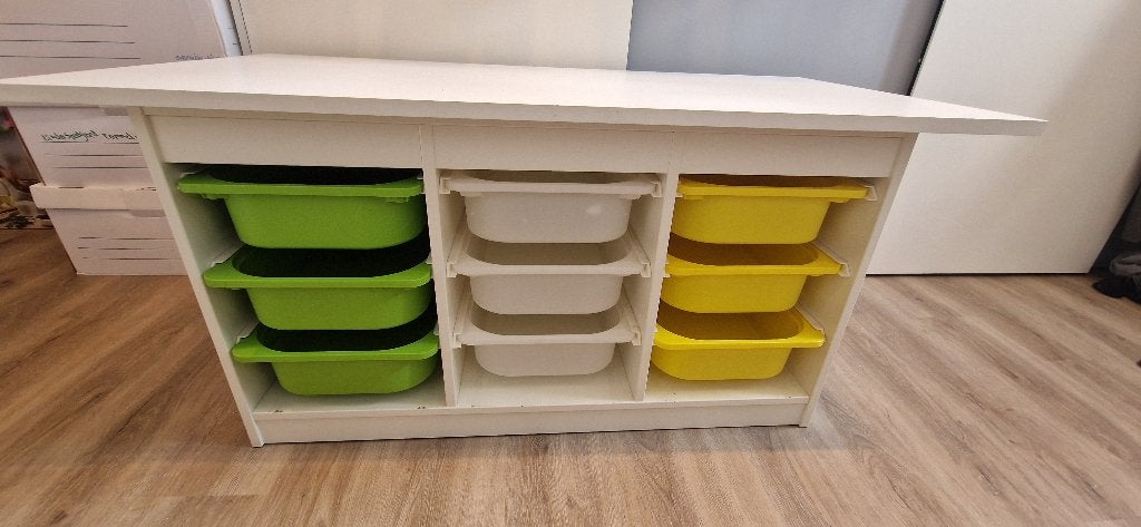 Trofast kast WIT, 9x bakken met extra blad en 2 stoeltjes, Ophalen, Gebruikt, Tafel(s) en Stoel(en)