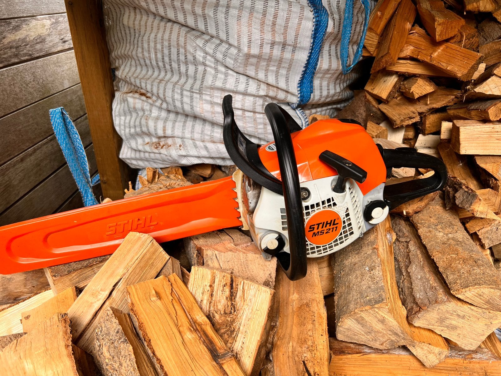 Stihl MS211 40cm blad met scherpe ketting, Ophalen, Zo goed als nieuw