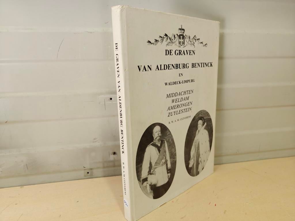 Nr. 894 De graven van Aldenburg Bentinck en Waldeck-Limpurg, Ophalen of Verzenden, Gelezen, R.W.A.M. Cleverens