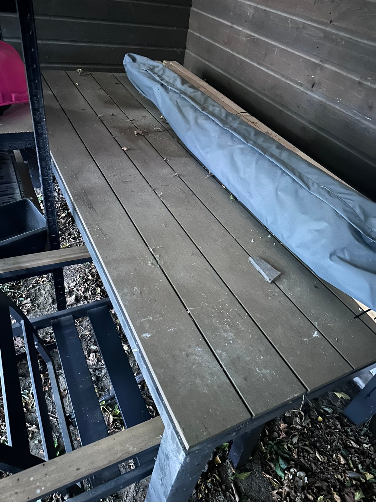 Gratis! Tuintafel van kunststof en metaal, Ophalen, Gebruikt, Rechthoekig, Kunststof