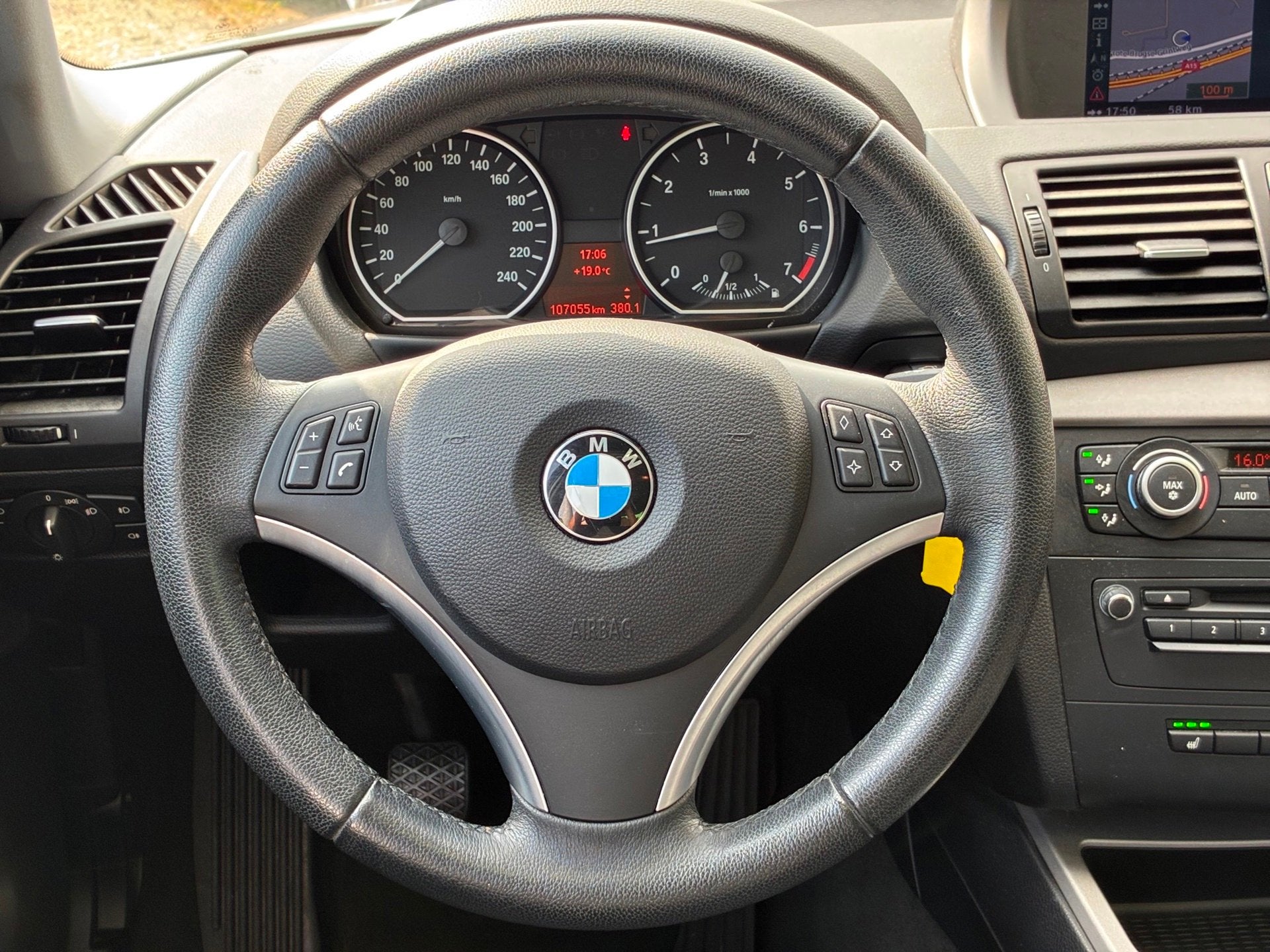 BMW 1-serie 118i Business Line|1e Eigenaar|Panoramadak|Navig, Auto's, BMW, 1-Serie, Euro 5, Achterwielaandrijving, Handgeschakeld