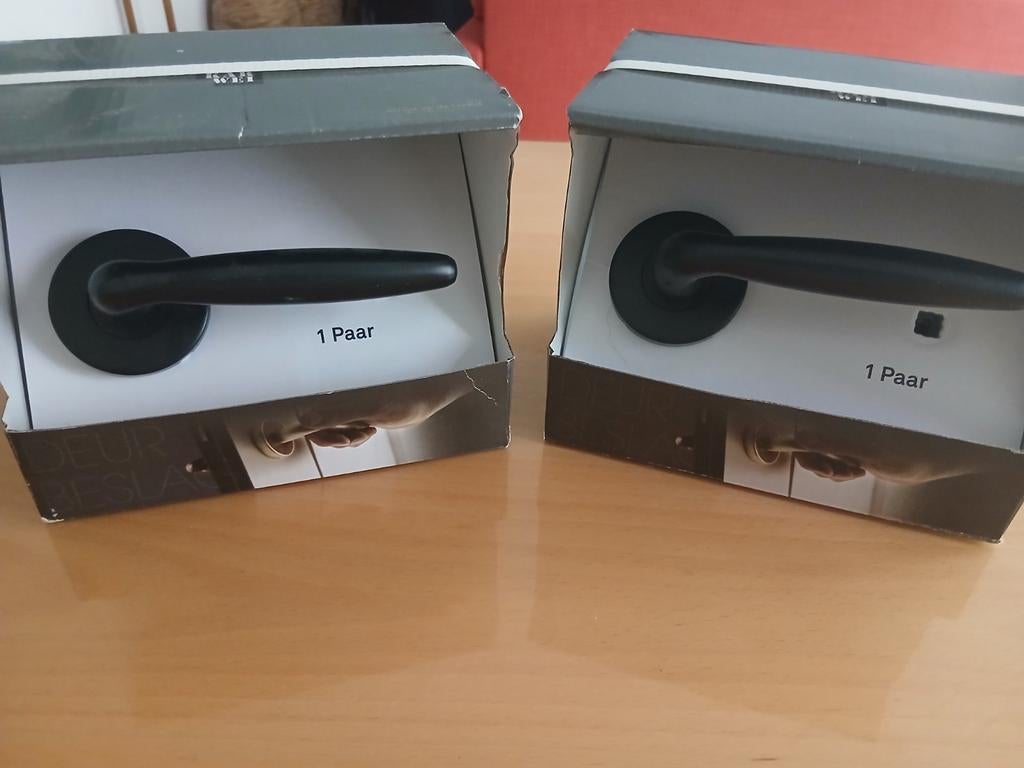 2 zwarte deurkrukken van Karwei, Ophalen, Nieuw, Klink of Kruk