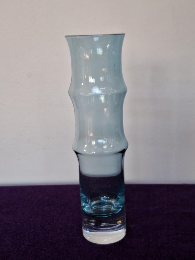 Blauwe glazen bamboevaas-Bo Borgstrom  - 19 cm hoog, Antiek en Kunst, Ophalen of Verzenden