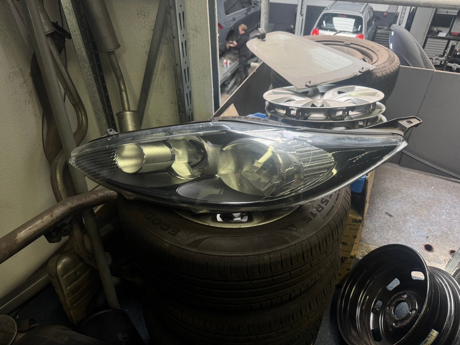 Originele Ford Fiesta koplamp links – Hella, Ophalen of Verzenden