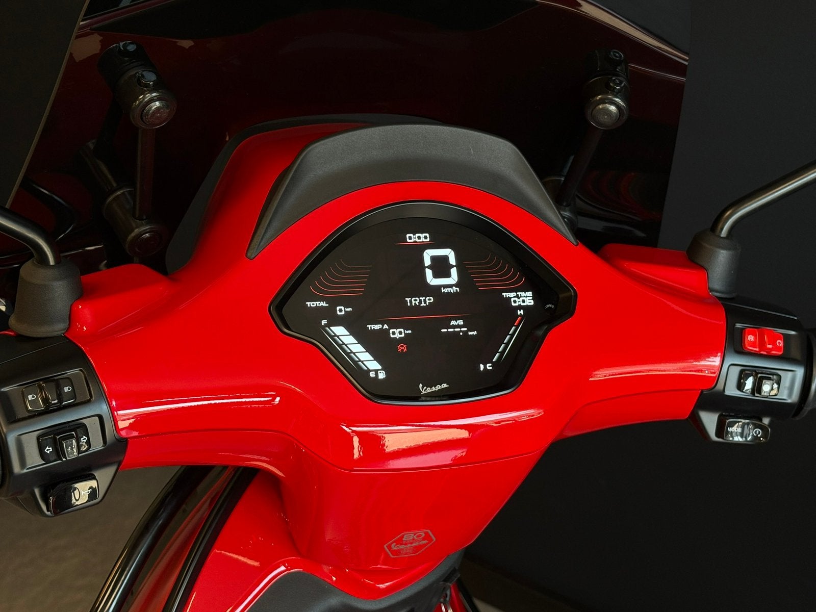 Vespa Sprint | Virtual Cockpit | Rood | Nieuw | Full-Option, Overige modellen, ., Maximaal 45 km/u, Nieuw