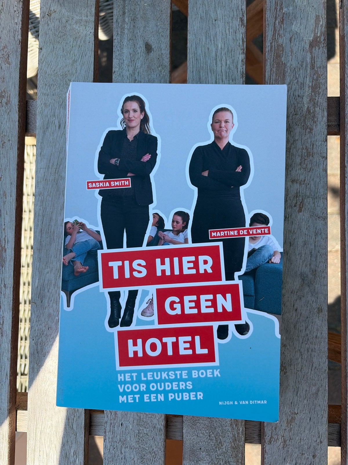 Tis Hier Geen Hotel - Boek voor ouders met pubers, Ophalen, Zo goed als nieuw, Opvoeding vanaf 10 jaar