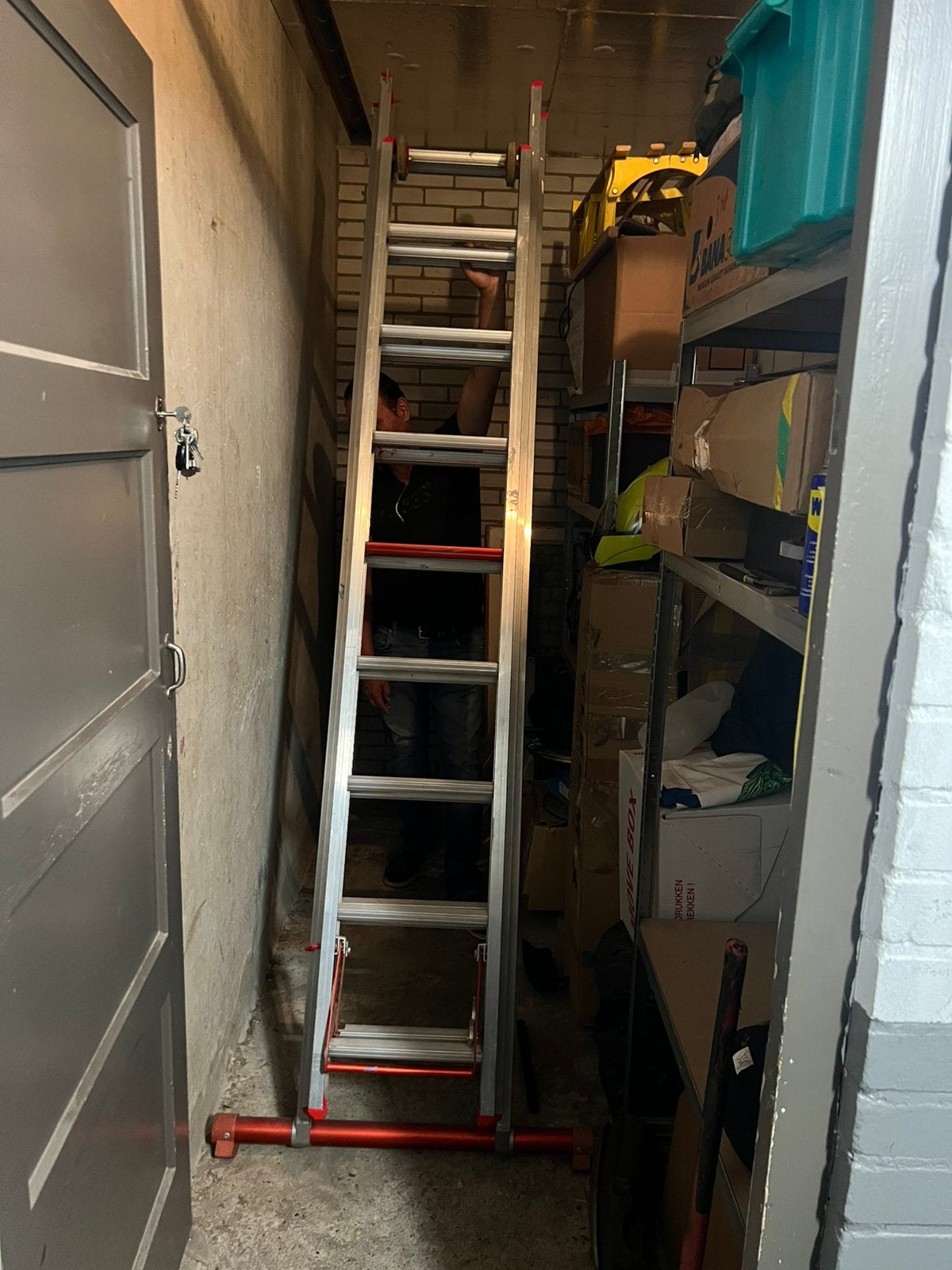 Altrex ladder zo goed als nieuw, Doe-het-zelf en Verbouw, Ladders en Trappen, Ophalen, Zo goed als nieuw, Opvouwbaar of Inschuifbaar
