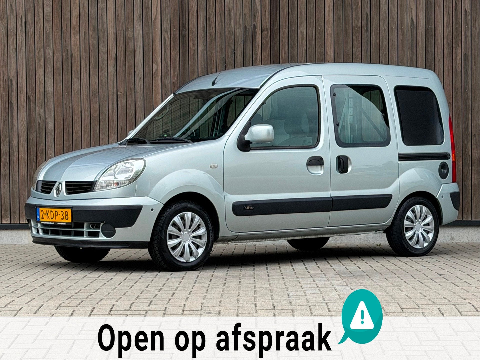 Renault Kangoo 1.6-16V Expression / Rolstoelauto / Automaat, Auto's, Stof, Gebruikt, Zwart, 49 €/maand