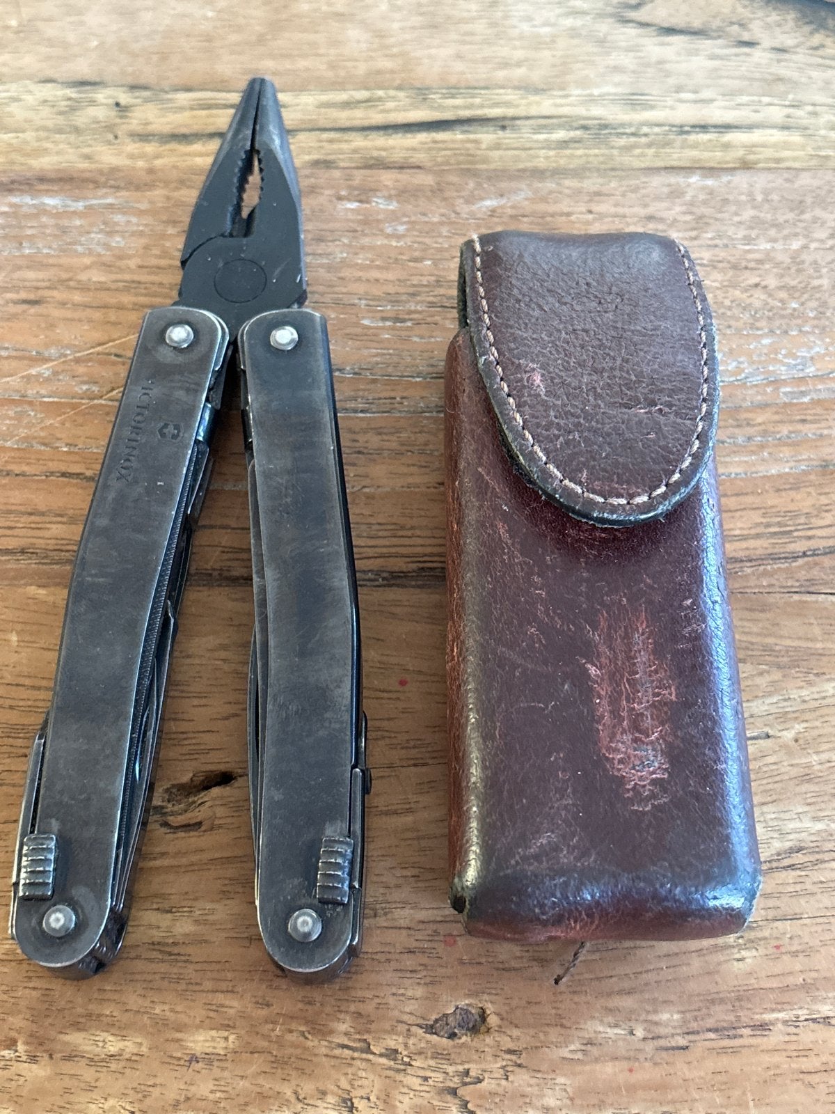 Victorinox Multitool met leren etui, Ophalen of Verzenden, Gebruikt, Multitool, Overige merken