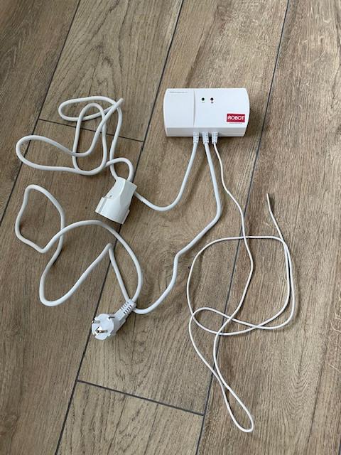 2 Pompschakelaars vloerverwarming, merk Robot. Als nieuw., Doe-het-zelf en Verbouw, Verwarming en Radiatoren, Ophalen, Minder dan 30 cm