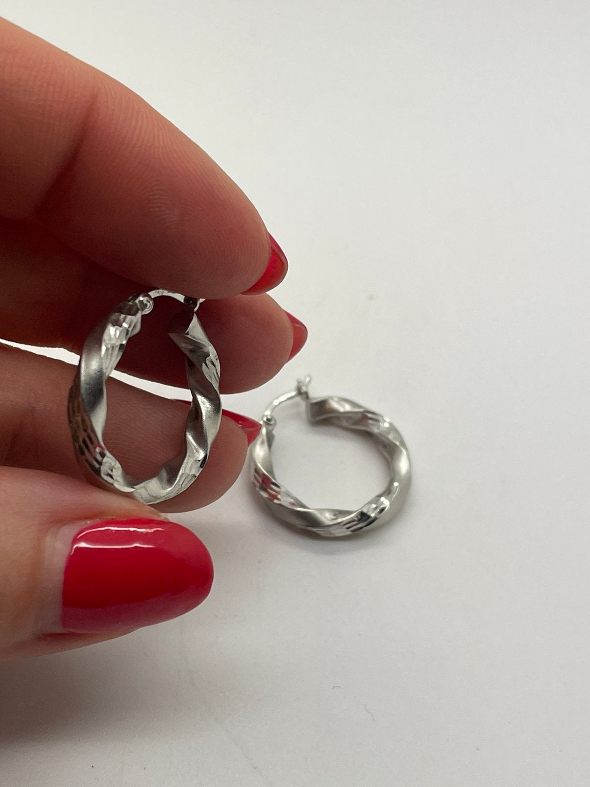 E662 Prachtige zilveren oorbellen wokkels, Ophalen of Verzenden, X, Zilver, Zilver