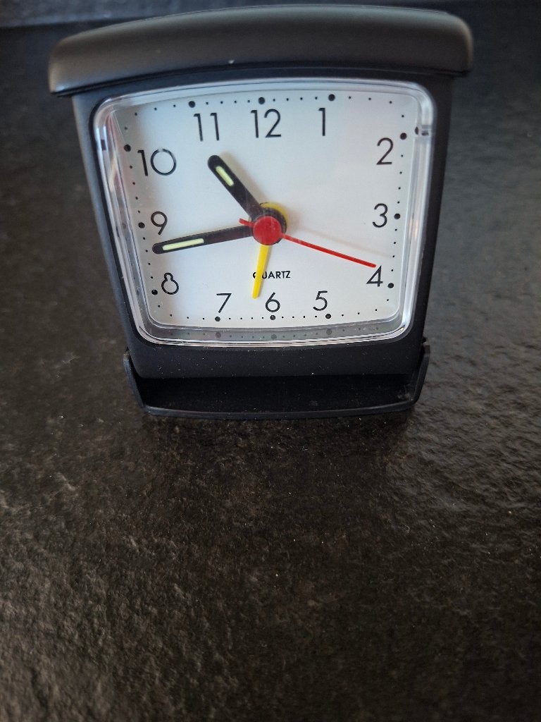 Kleine reiswekker, Ophalen of Verzenden, Zo goed als nieuw, Analoog