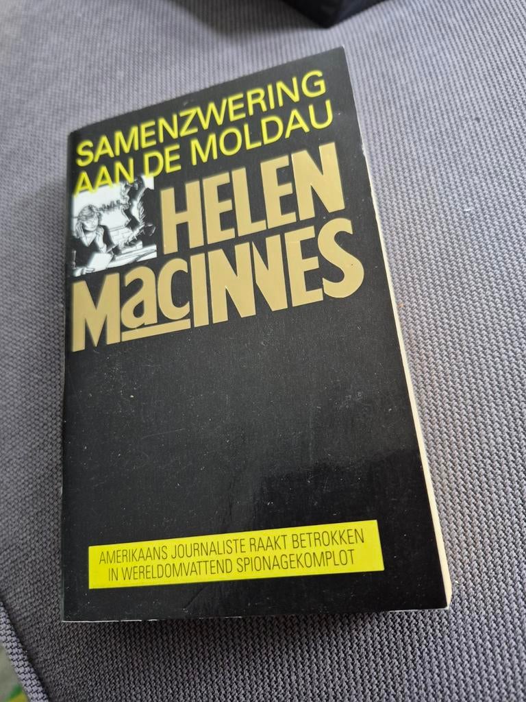 Samenzwering aan de Moldau - Helen MacInnes, Ophalen of Verzenden, Gelezen, Helen MacInnes, Europa overig