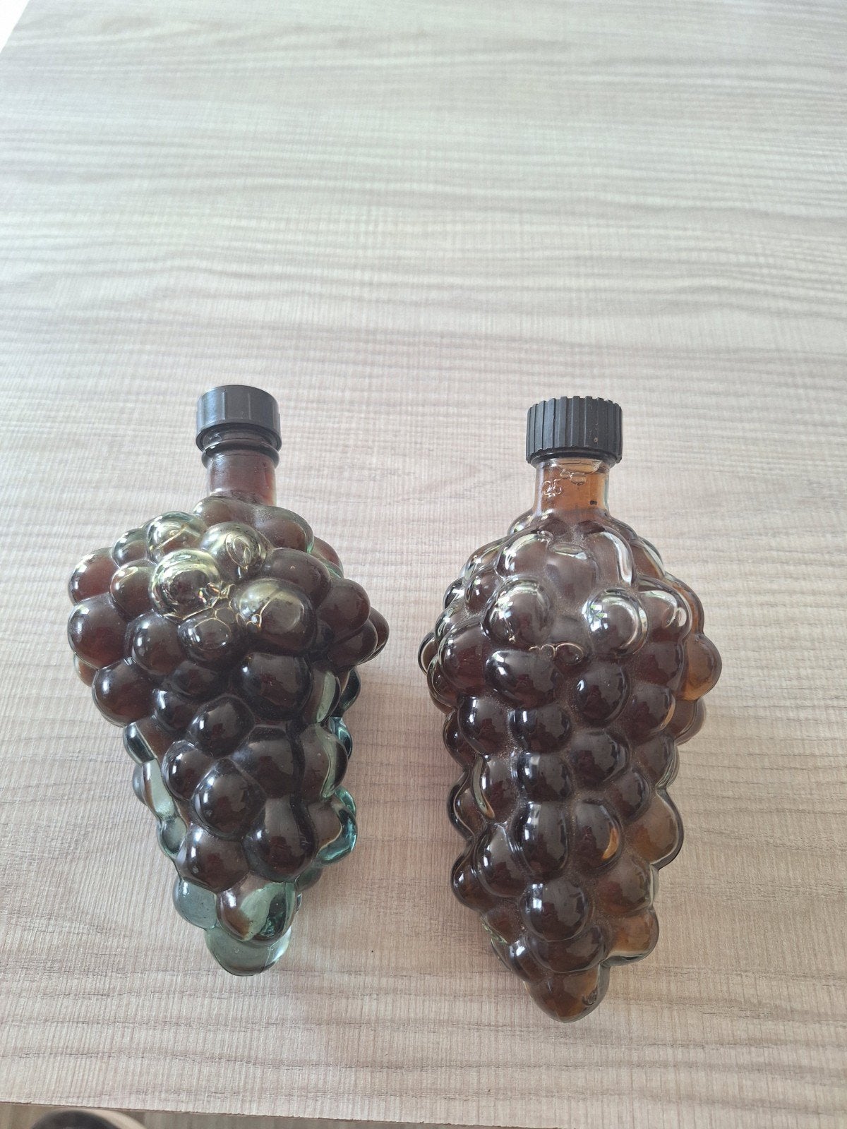 2x Druiventros Flesjes - Decoratief Glaswerk, Antiek en Kunst, Antiek | Woonaccessoires, Ophalen of Verzenden