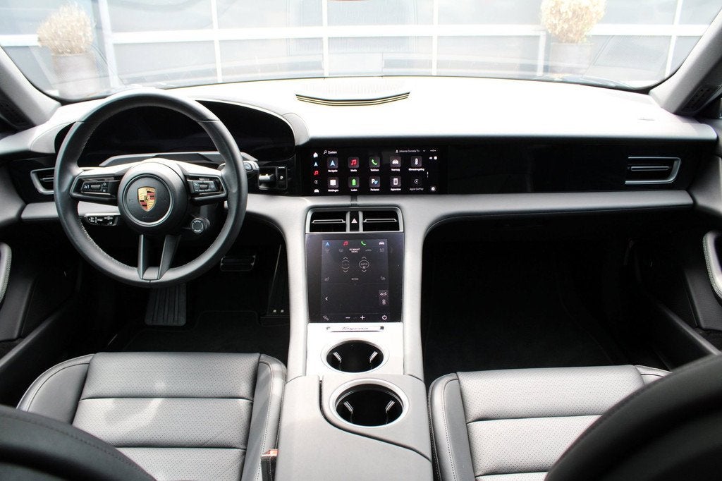 Porsche Taycan Cross Turismo 4 105 kWh, Auto's, Porsche, Automaat, Gebruikt, Zwart, Leder