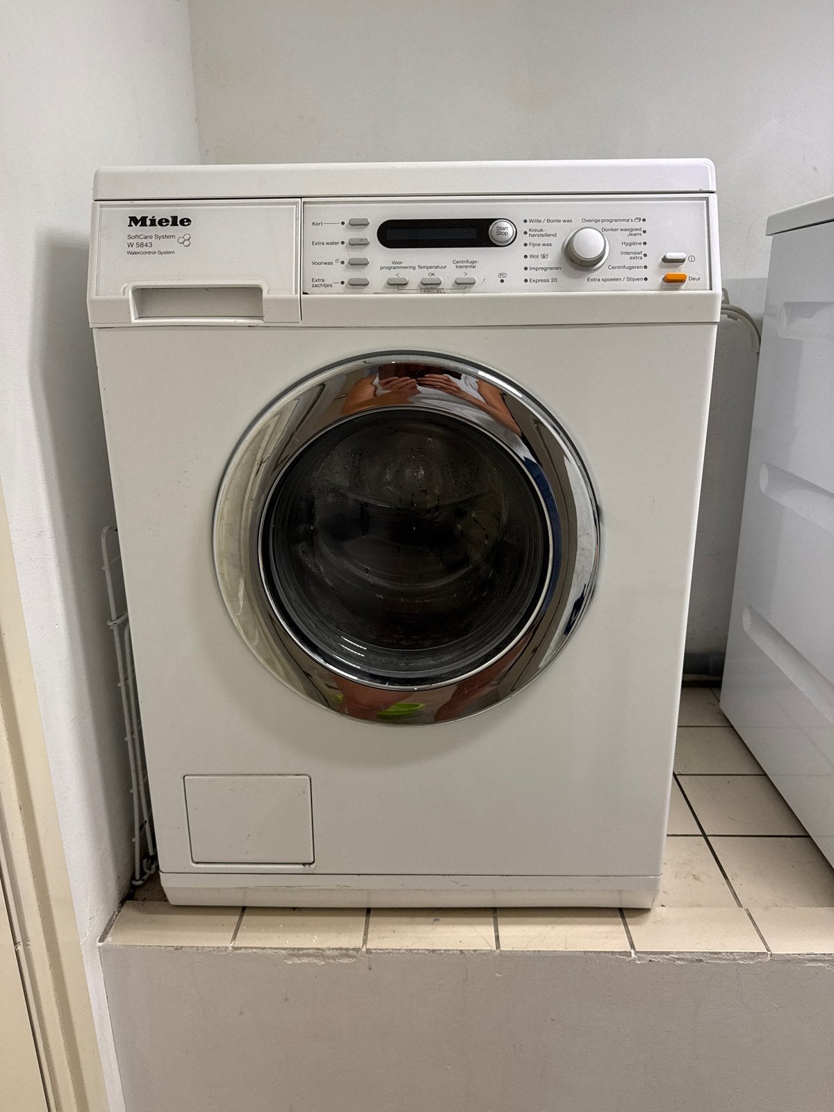 Miele Wasmachine W 5843 voor de klusser, Witgoed en Apparatuur, Wasmachines, Ophalen, Voorlader, Niet werkend, 85 tot 90 cm