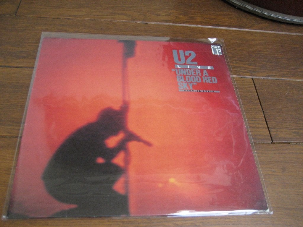 U2 live lp under a blood red sky, Ophalen of Verzenden, Zo goed als nieuw, 12 inch, Poprock