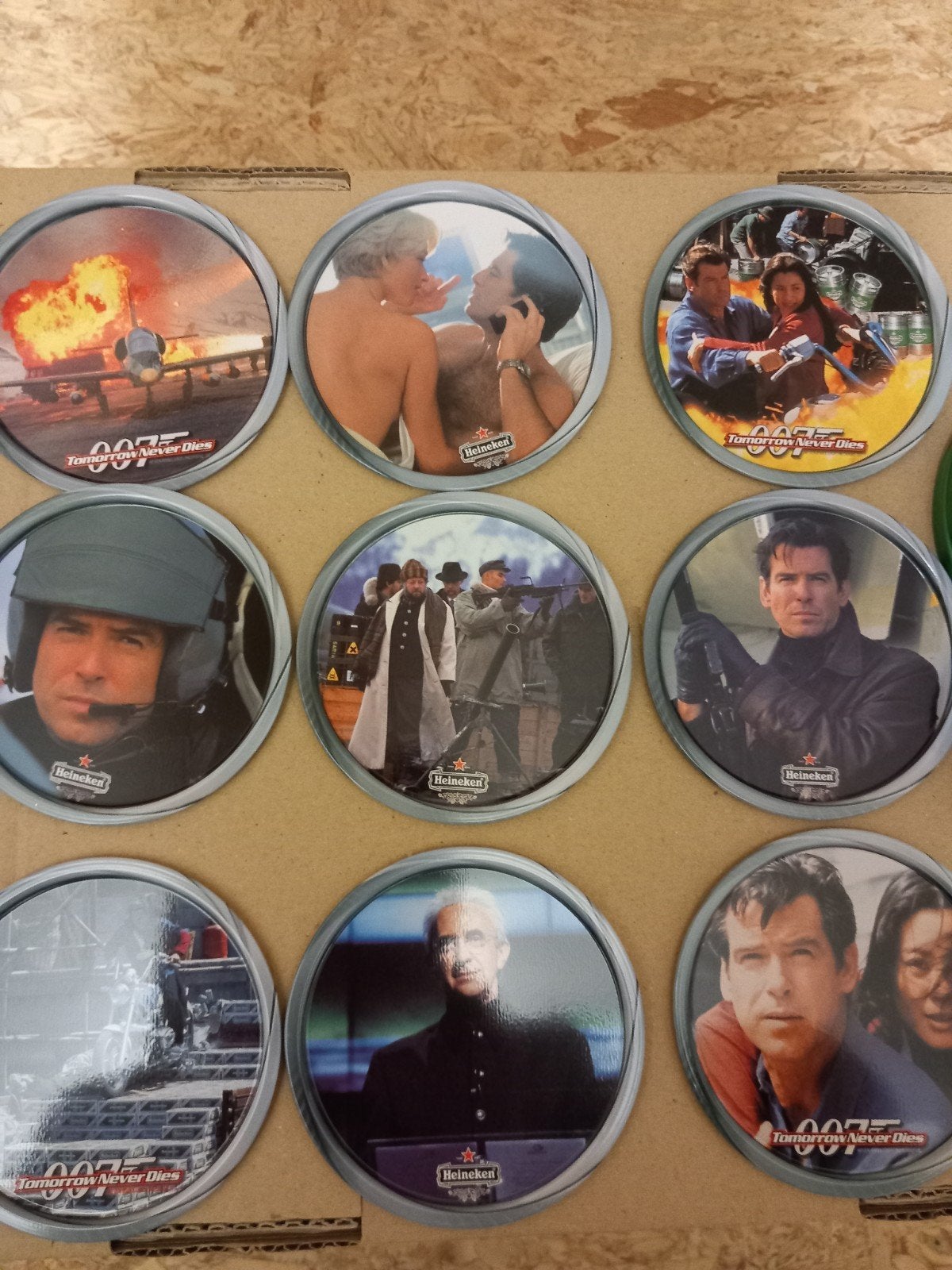 James Bond 007 Tomorrow Never Dies Heineken Onderzetters, Ophalen of Verzenden, Nieuw, Motoren