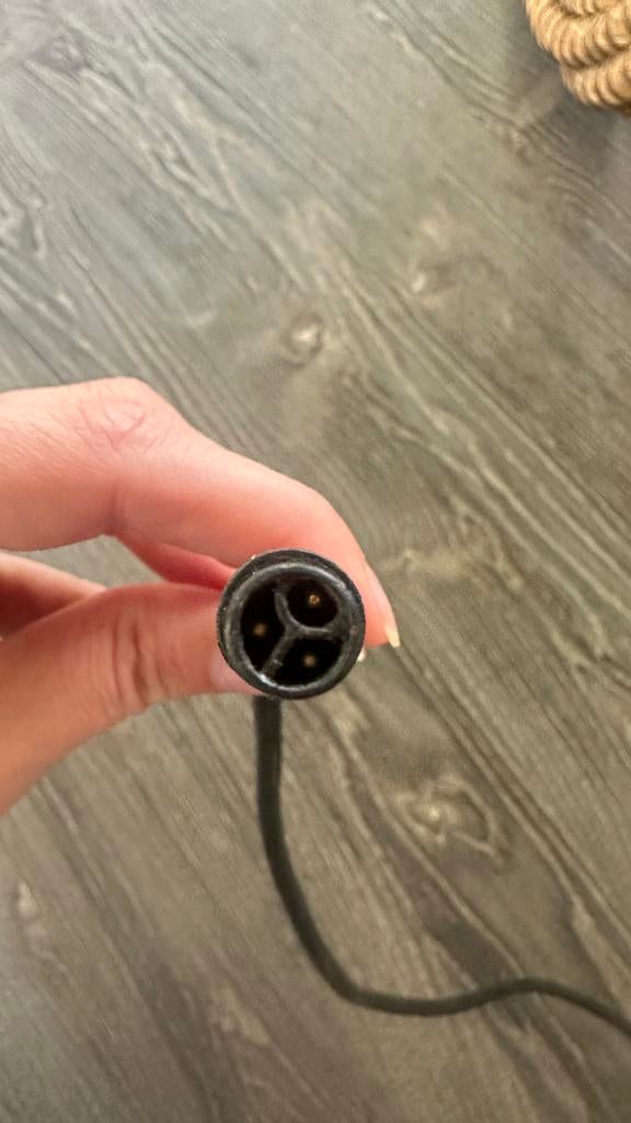 Elektrische fiets oplader - 3-pins connector, Ophalen of Verzenden, Zo goed als nieuw