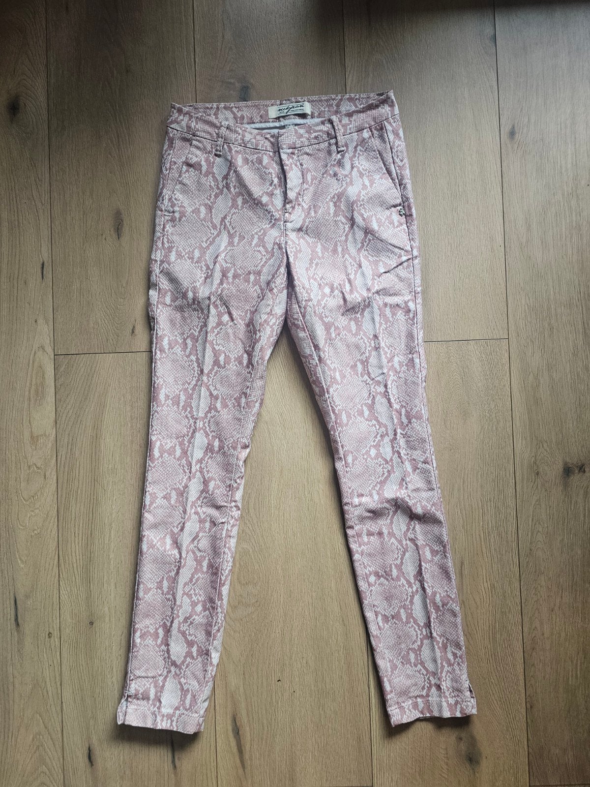 Nick Jean broek met slangenprint - Maat 36 (S), Kleding | Dames, Broeken en Pantalons, Ophalen of Verzenden, Zo goed als nieuw