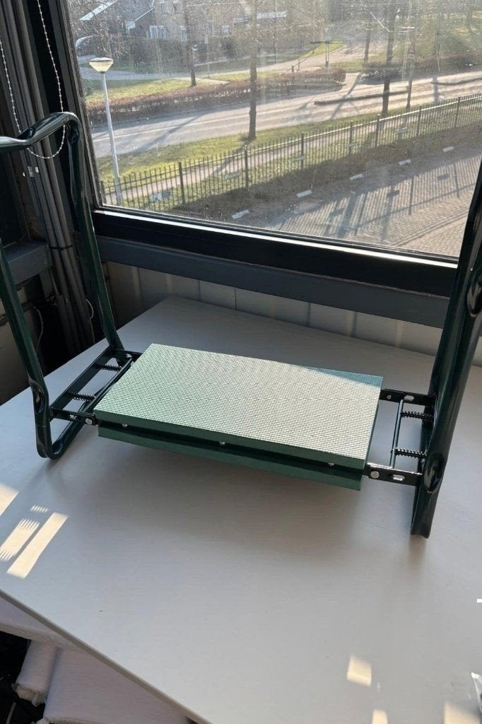 Kniebankje voor tuinieren - nieuw - met harkje en 2 tassen, Tuin en Terras, Ophalen of Verzenden, Zo goed als nieuw