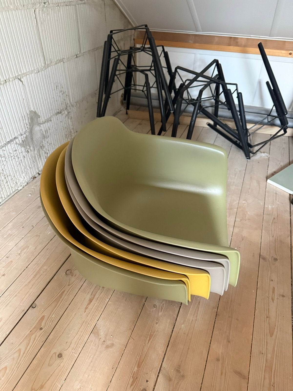 Set van 6 kuipstoelen met metalen onderstel, Huis en Inrichting, Stoelen, Ophalen, Kunststof, Overige kleuren, Zo goed als nieuw