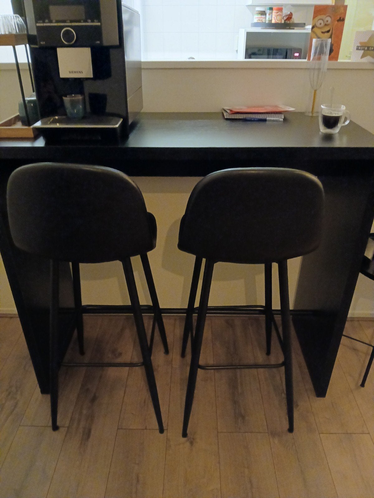 Bartafel met 2 krukken, 2 krukken, Ophalen, Zo goed als nieuw