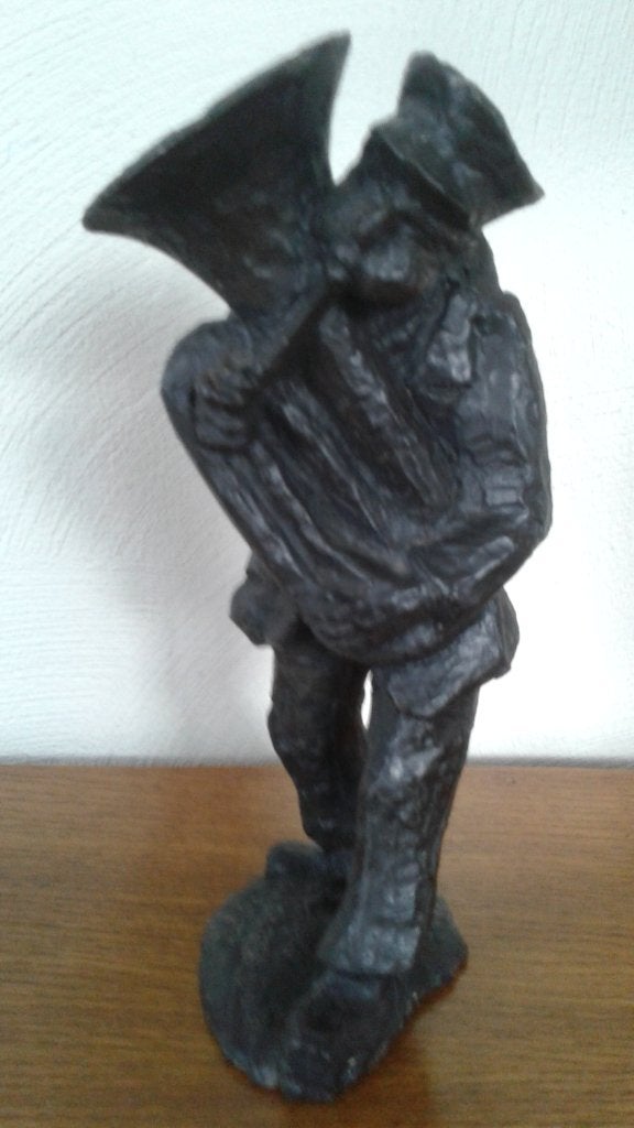 Beeldje van kunstenaar , Hein Korenman, Ophalen of Verzenden, Zwart, Overige materialen, Beeld
