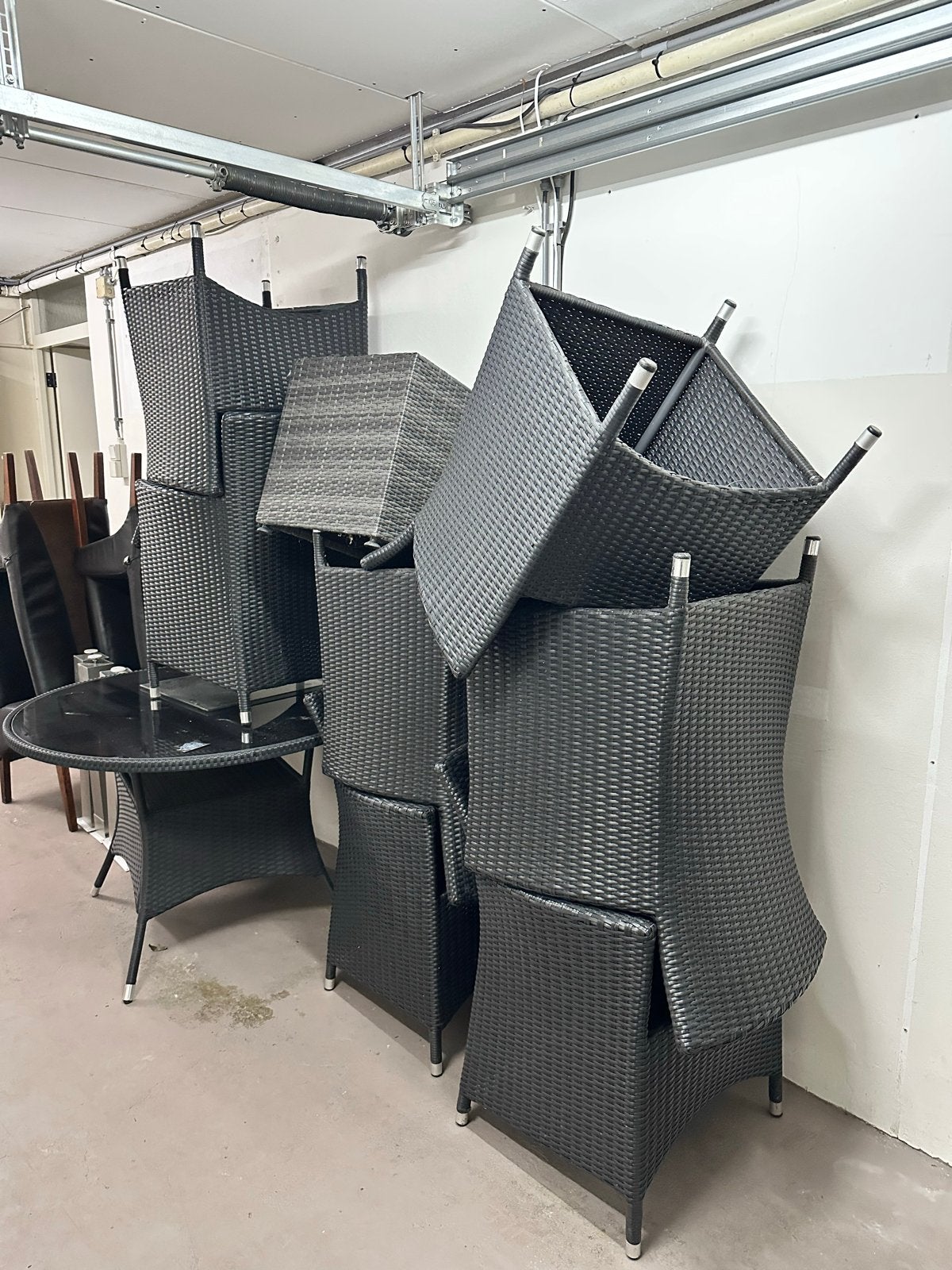 Wicker tuinset met glazen tafel en 7 stoelen en kussens, Ophalen, Gebruikt, Eettafel, Meer dan 8 zitplaatsen