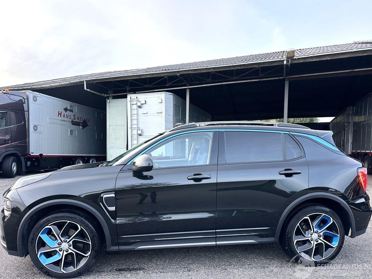 Lynk & Co 01 1.5 Plug-In Hybrid 220pk 7-traps aut - pano - n, Auto diversen, Automaat, Zwart, Hybride Elektrisch/Benzine, SUV of Terreinwagen