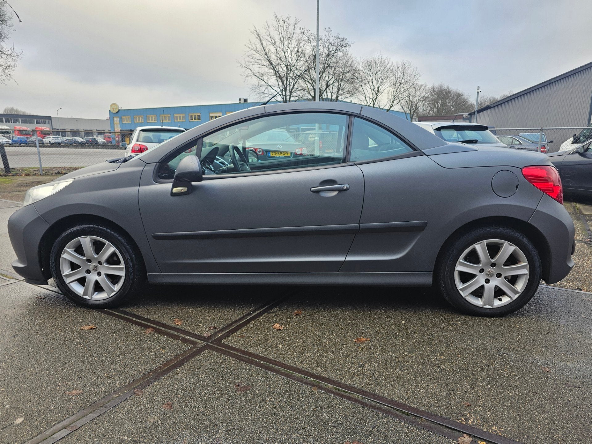 Peugeot 207 CC 1.6 VTi, Auto's, Gebruikt, Zwart, 4 cilinders, Cabriolet