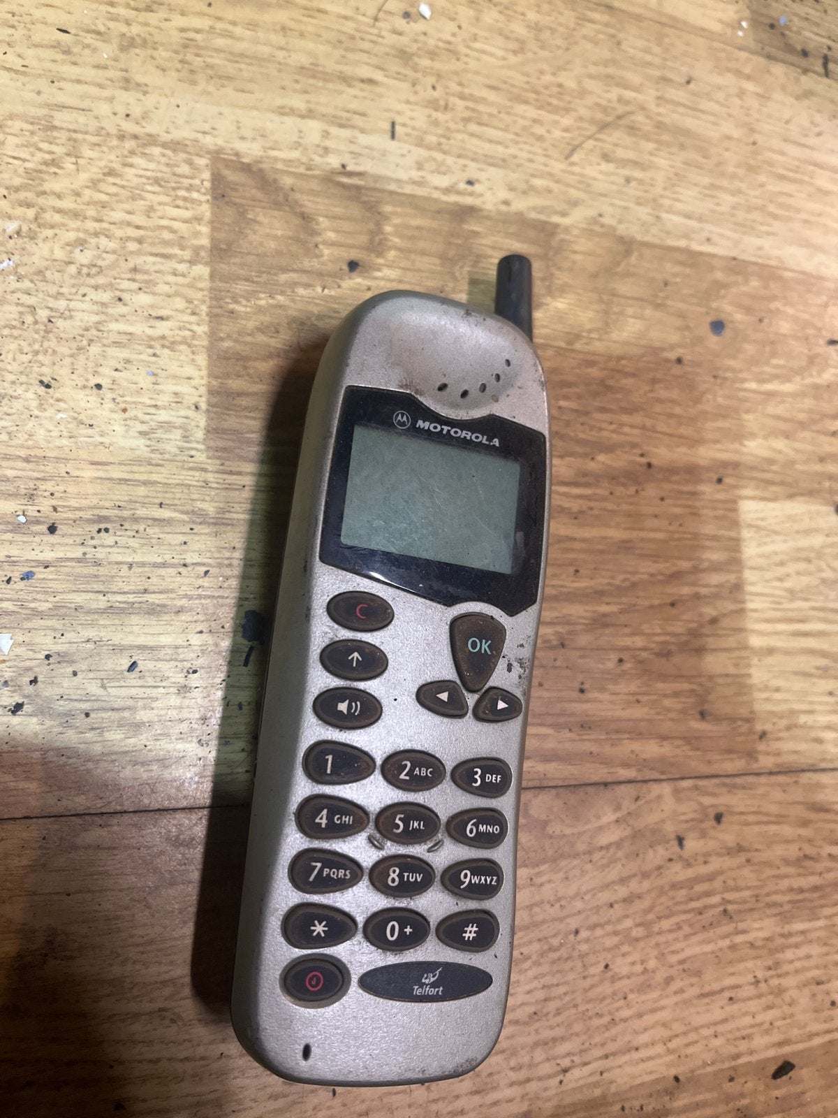 Oude Motorola telefoon - Telfort, Gebruikt, Overige kleuren, Geen camera, Fysiek toetsenbord