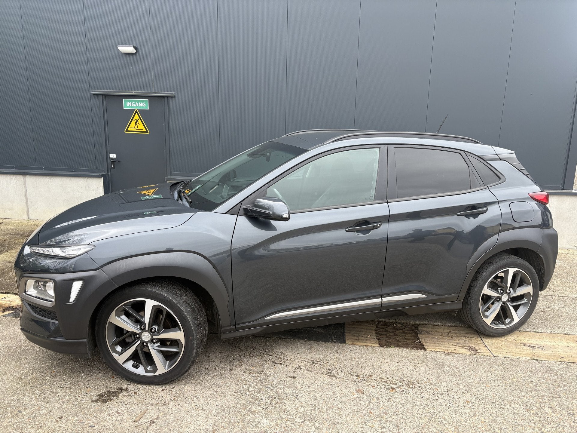 Hyundai KONA 1.0T Premium (bj 2018), Voorwielaandrijving, Gebruikt, Leder, Handgeschakeld