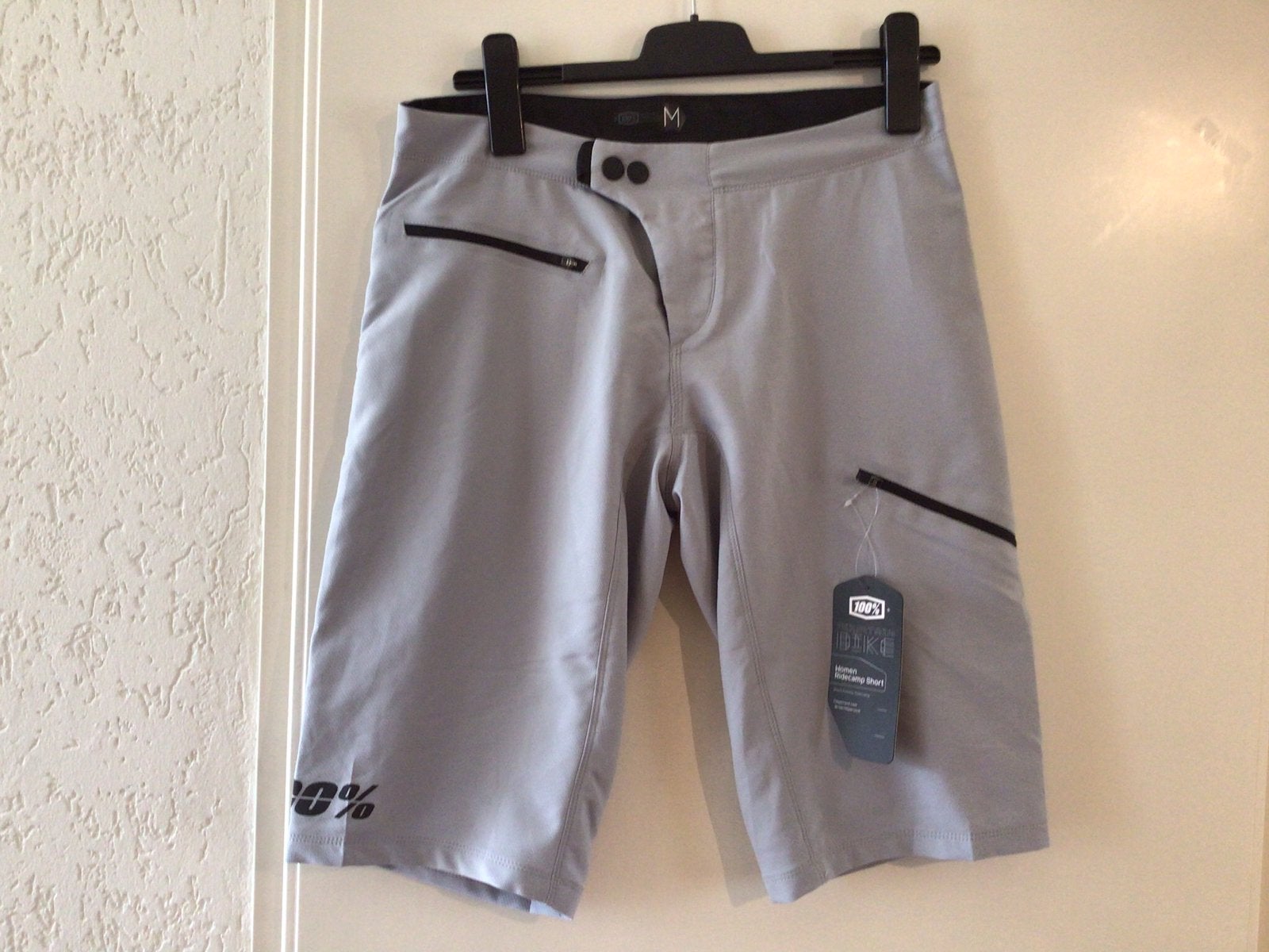 MTB fiets short Dames NIEUW. M merk 100% licht grijs Stretch, M, Nieuw, Ophalen of Verzenden, Dames