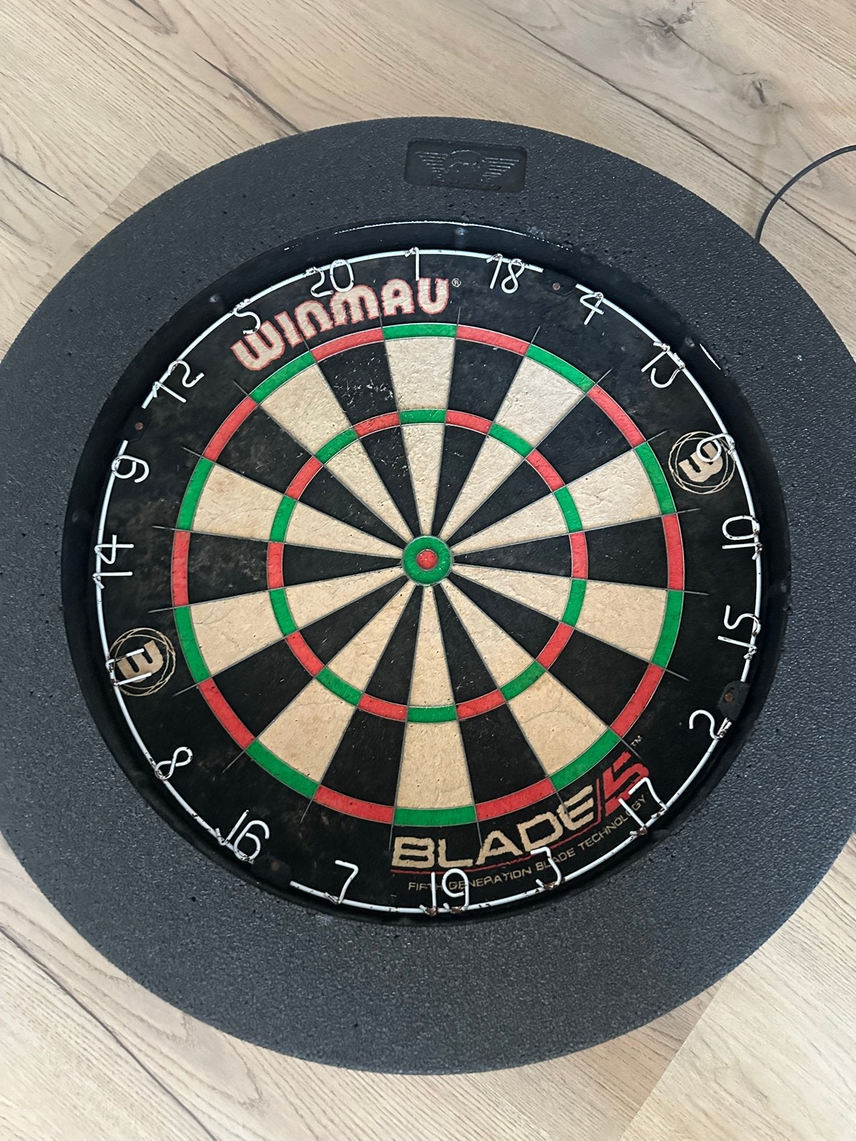 Gebruikt Winmau dartbord met LED-ring, Ophalen of Verzenden, Gebruikt, Dartbord