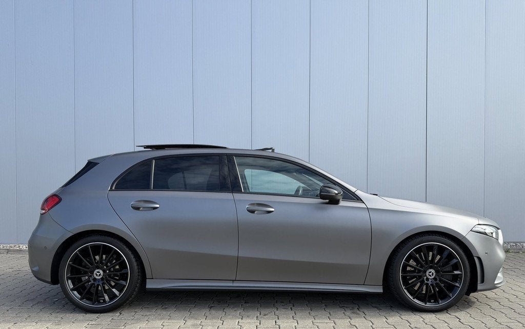 Mercedes-Benz A-klasse A250 Premium AMG 224PK Pano Burmester, 15 km/l, Gebruikt, 4 cilinders, Bedrijf