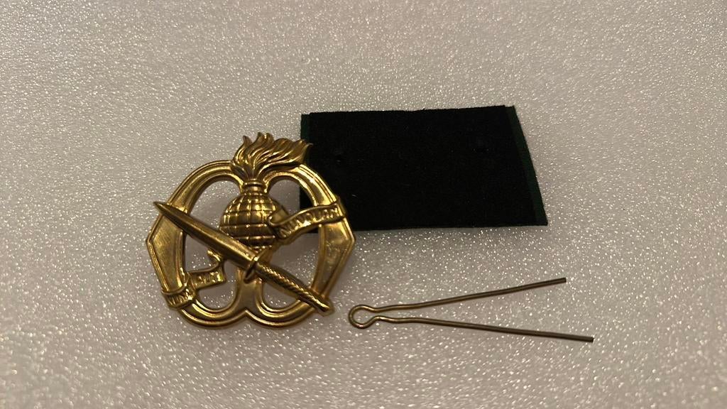 KCT baret embleem, Ophalen of Verzenden, Zo goed als nieuw