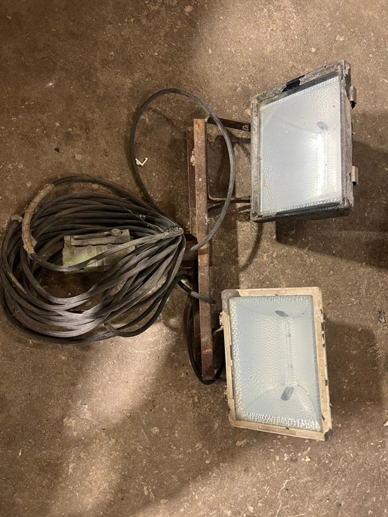 Bouwlamp met steigerpaalbevestiging, Ophalen, Gebruikt, 200 tot 500 watt, Lamp met armatuur