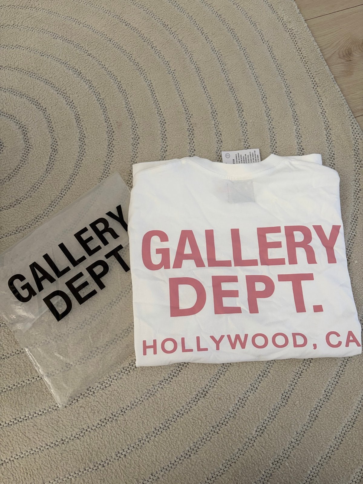 Gloednieuwe (Roze) Gallery Dept T-Shirt, S, Wit, Nieuw, Ophalen of Verzenden, Maat 46 (S) of kleiner