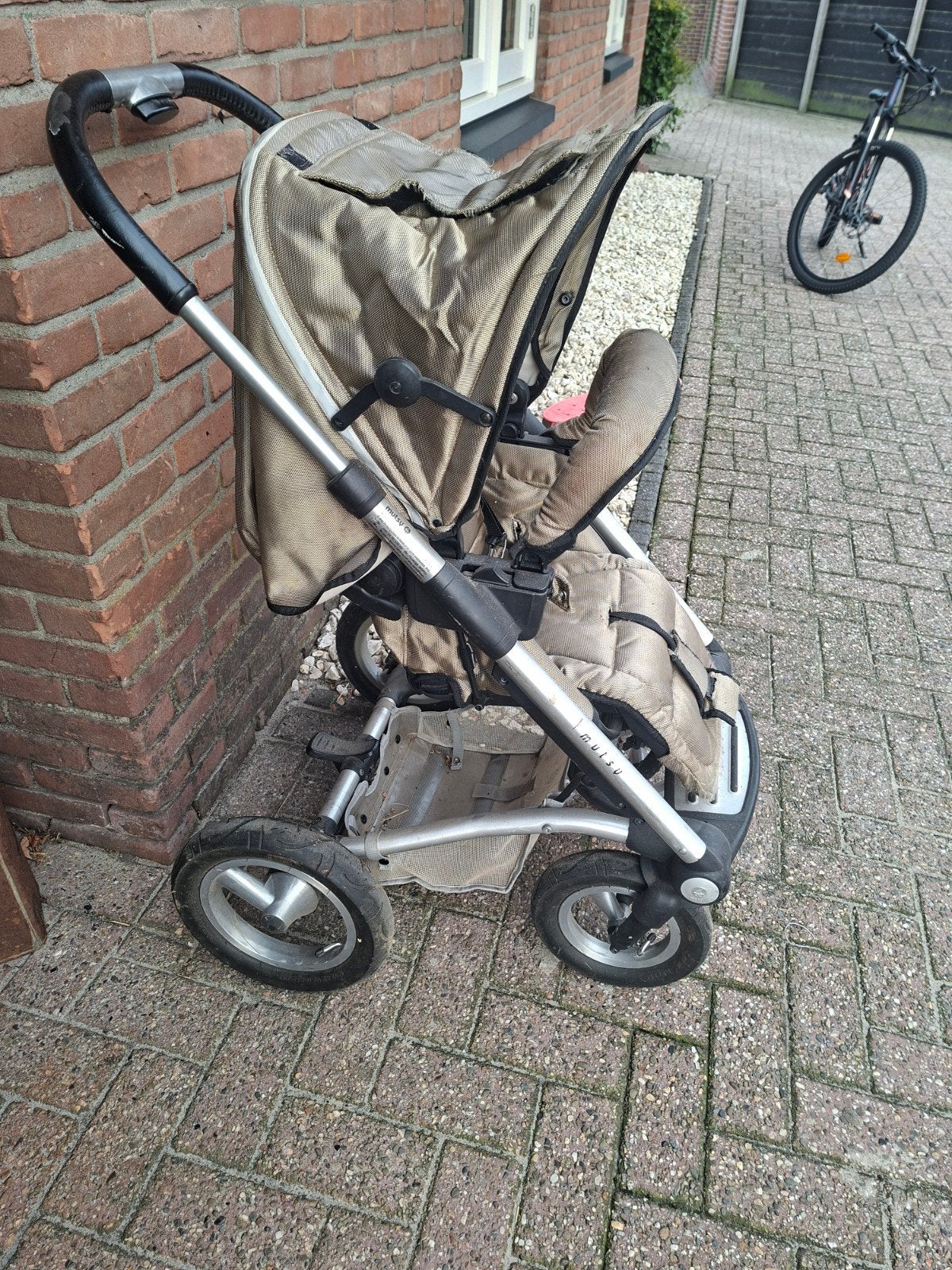 Mutsy kinderwagen - Gebruikt maar functioneel, Gebruikt, Luchtbanden, Mutsy, Ophalen