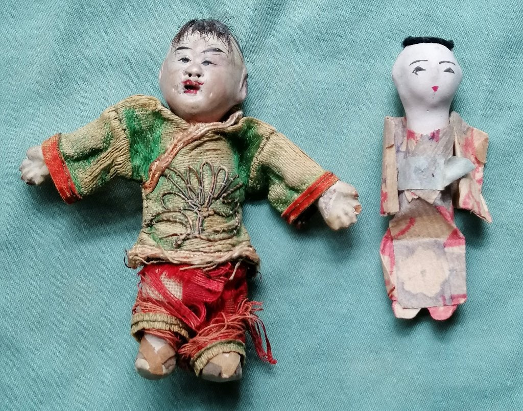 Antiek Chinees en Japans poppetje voor poppenhuis, China, Ophalen of Verzenden, Pop, Handgemaakt