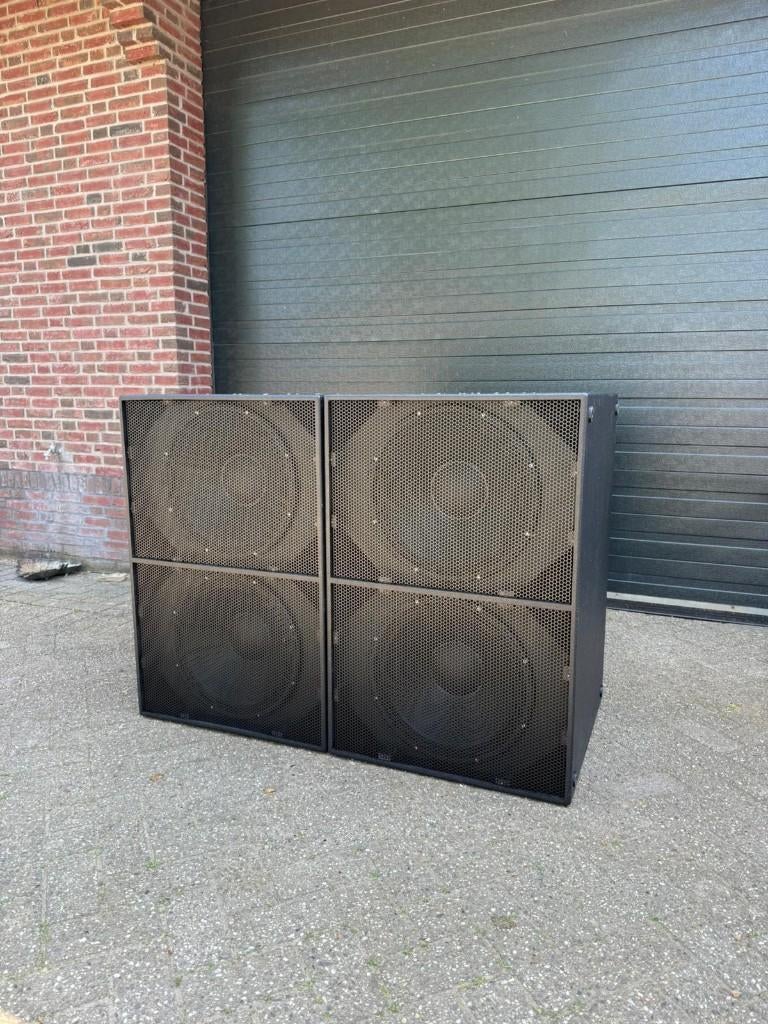 RCF subwoofers, Audio, Tv en Foto, Luidsprekers, Zo goed als nieuw, Subwoofer, 120 watt of meer, Overige merken, Ophalen