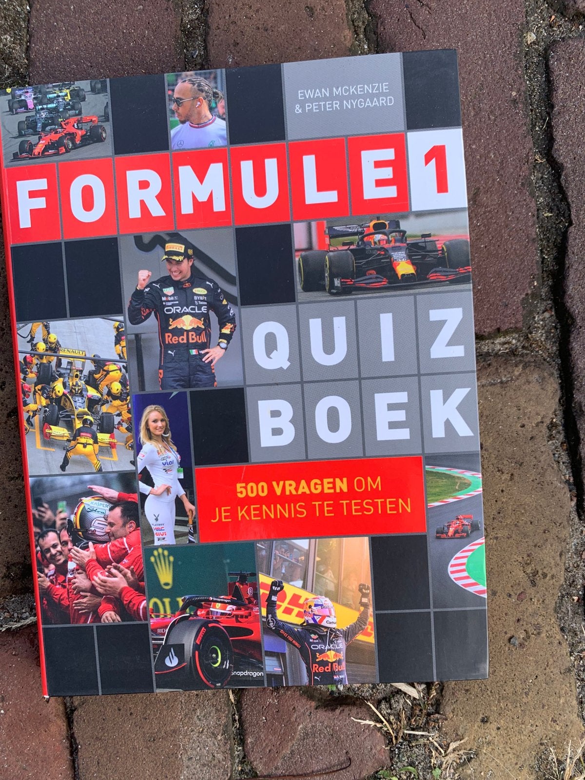 Formule 1 Quiz Boek - Test je F1 kennis!, Ophalen of Verzenden, Zo goed als nieuw, Overige sporten