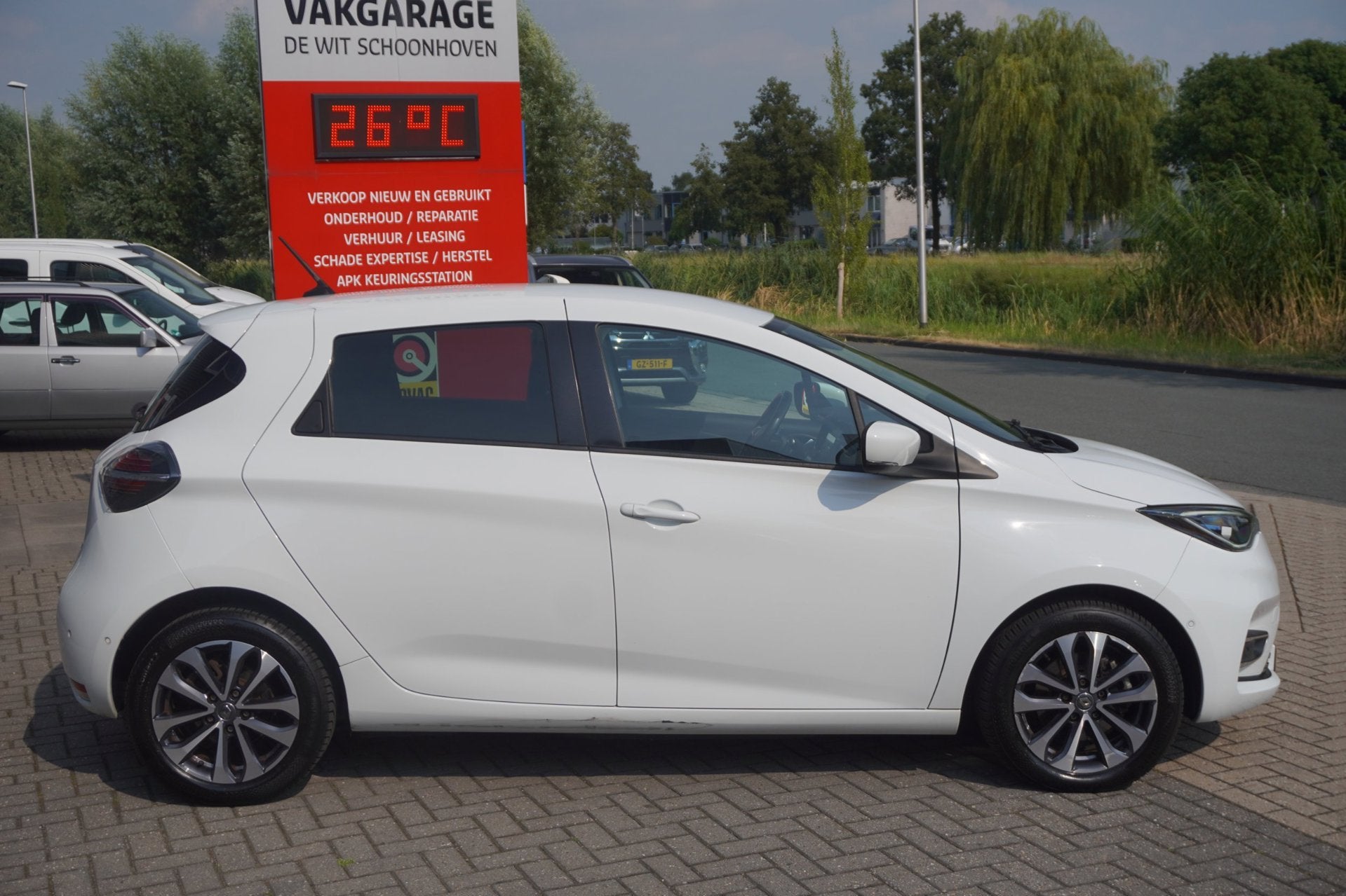 Renault ZOE R135 Intens 52 kWh / SOH 91,6% / Camera / Stoelv, Dealer onderhouden, 136 pk, Gebruikt, Zwart