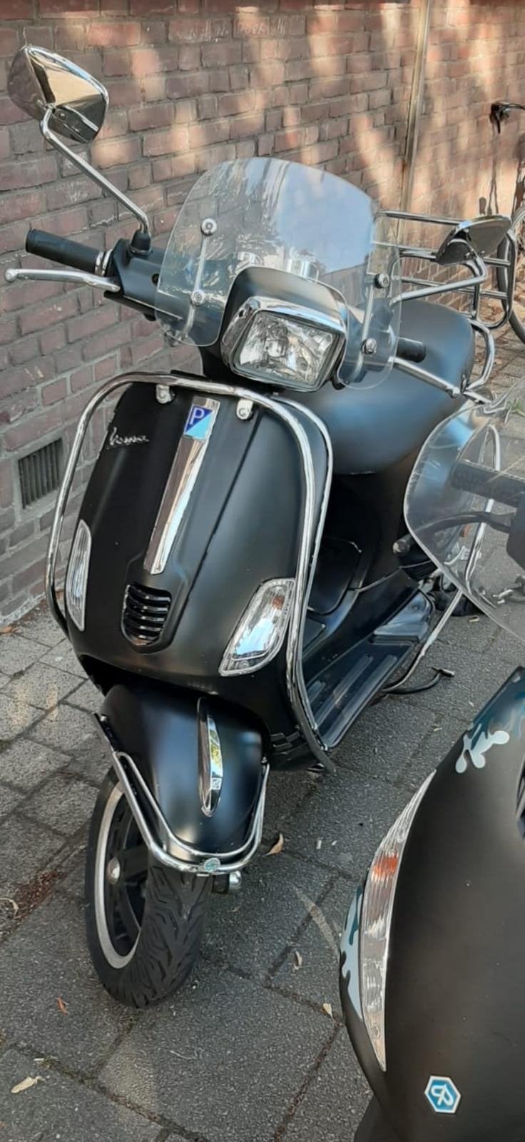 Vespa S mat zwart met windscherm, Fietsen en Brommers, Scooters | Vespa, Ophalen, Gebruikt, Overige modellen, Maximaal 45 km/u