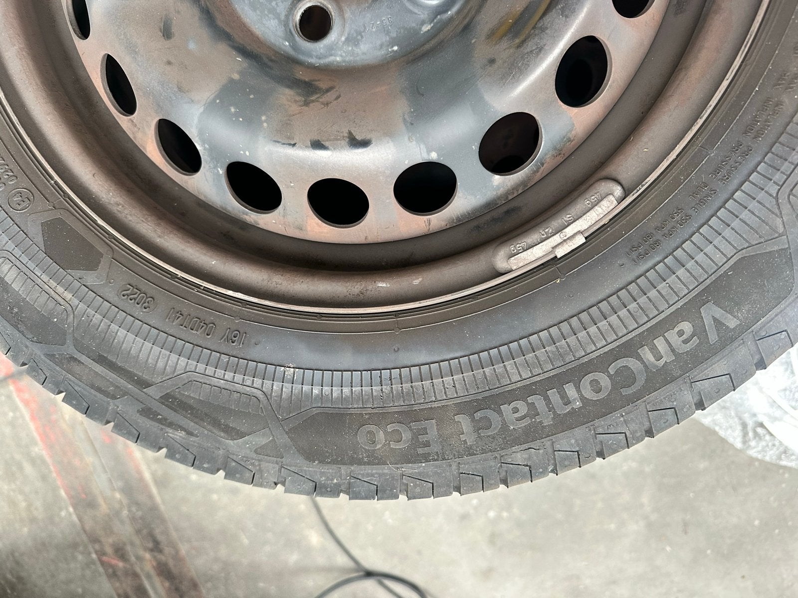 Originele VW T6.1 stalen velgen Continental VanContact, Auto-onderdelen, Banden en Velgen, Ophalen, 16 inch, Banden en Velgen