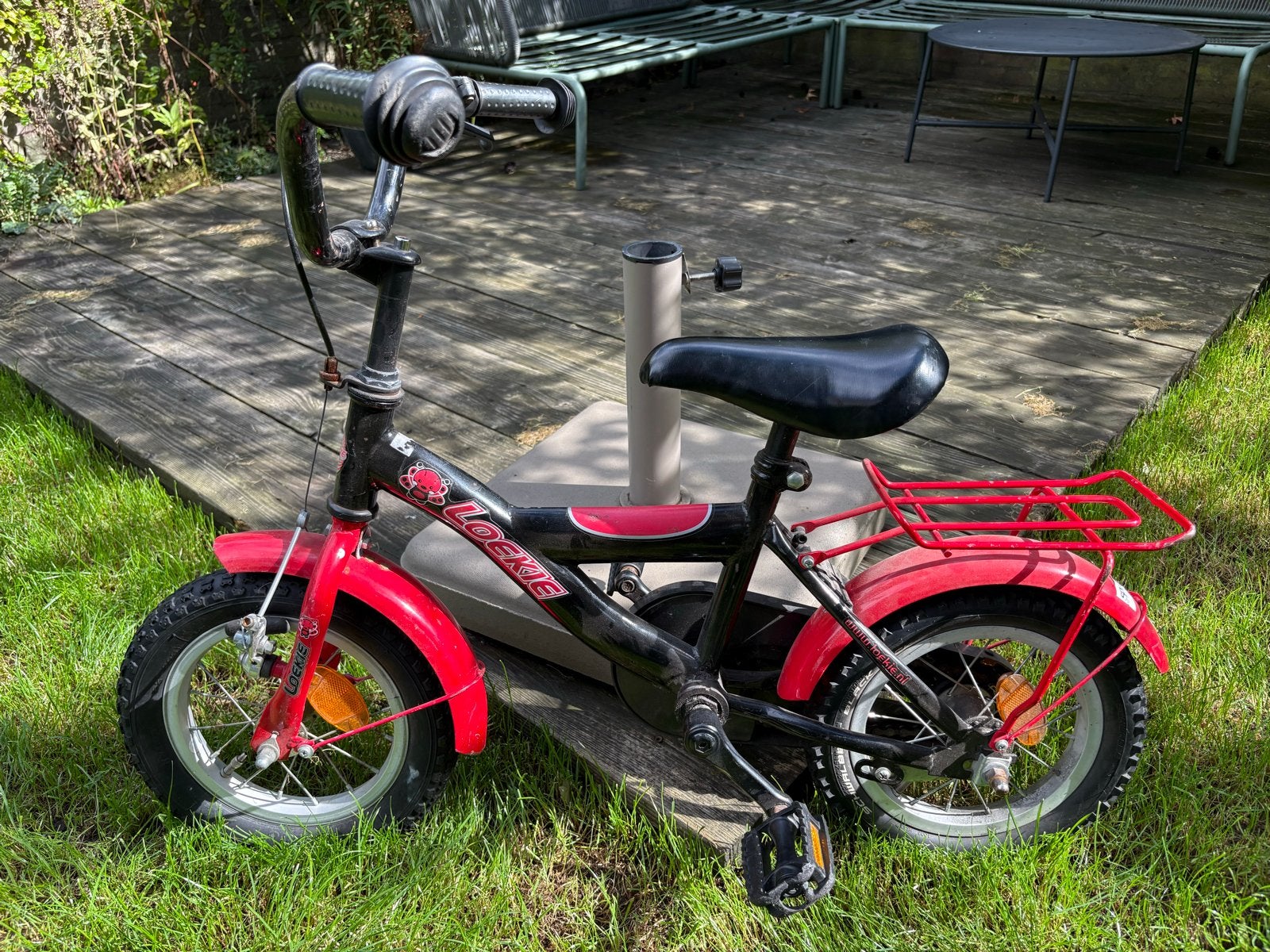 Loekie kinderfiets 12 inch - Zwart/Rood, Fietsen en Brommers, Ophalen, Gebruikt, Terugtraprem, Minder dan 16 inch