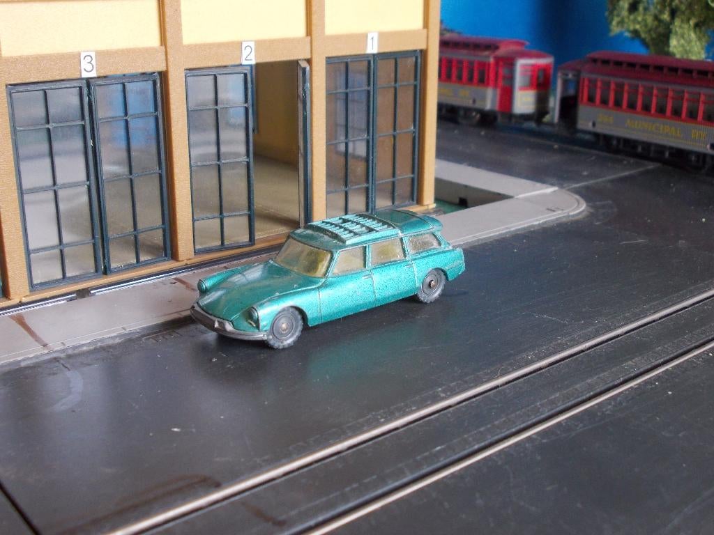 1:72 Citroën ID / DS Safari - Husky ( Corgi ) groen-metallic, Ophalen of Verzenden, Gebruikt, Auto