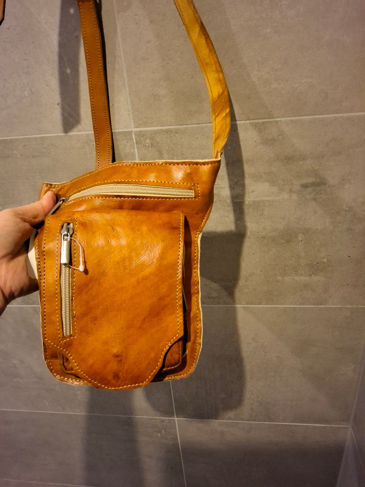 Leren heuptasje/schoudertasje in cognac kleur, Ophalen of Verzenden, Gebruikt, Bruin, Schoudertasje